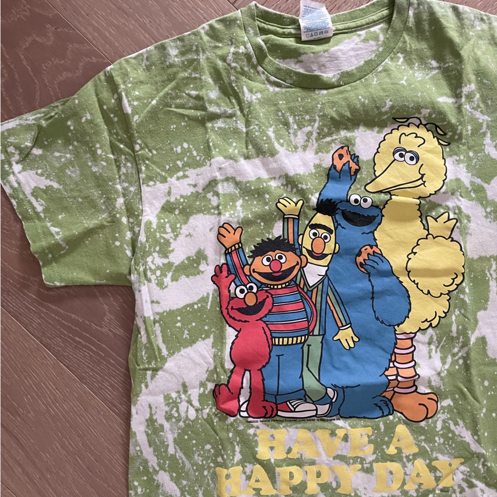 Nostalgic Vintage Sesame Street Tee Size M